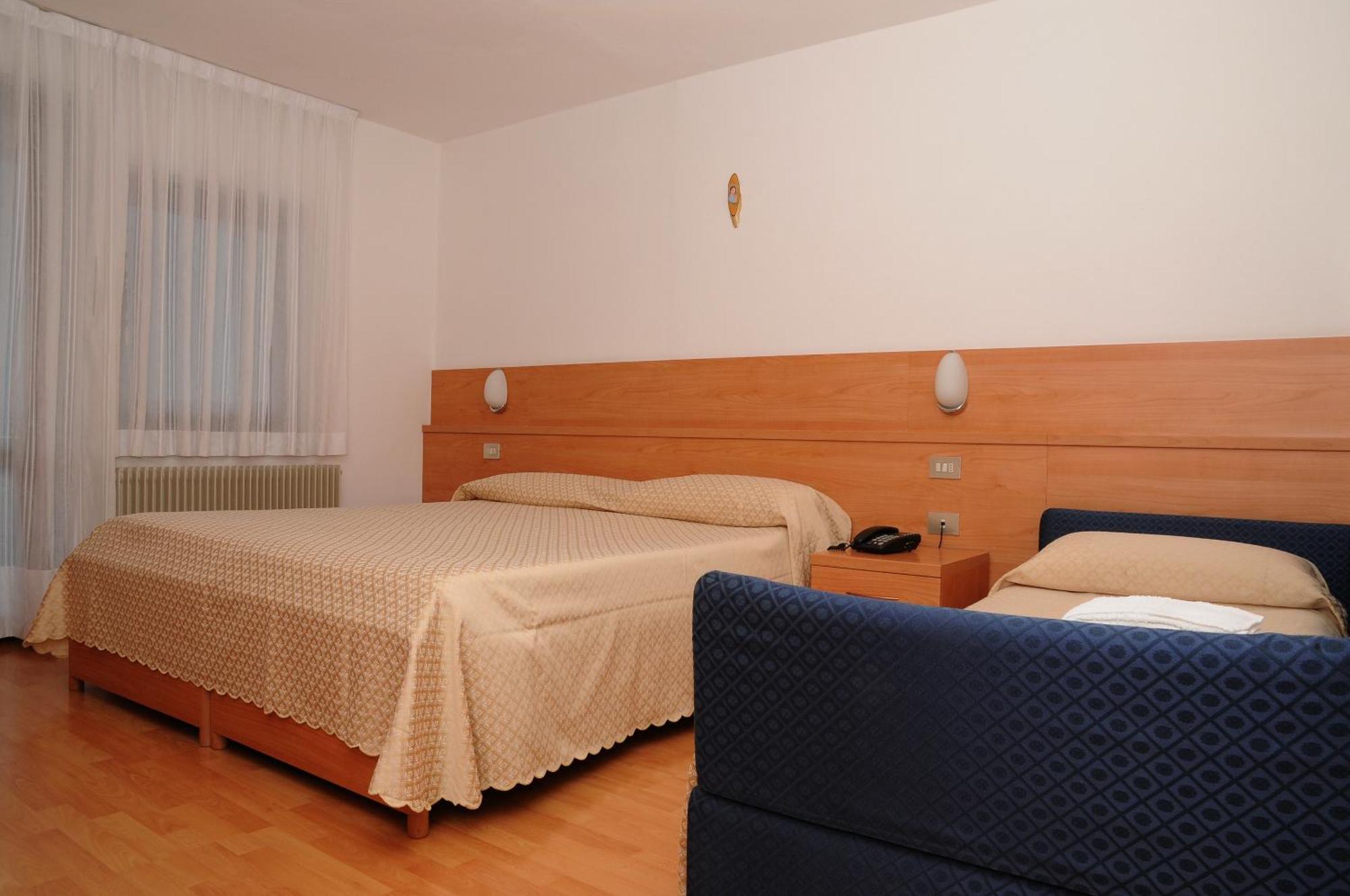 Hotel Cima Tosa San Lorenzo Dorsino Kültér fotó