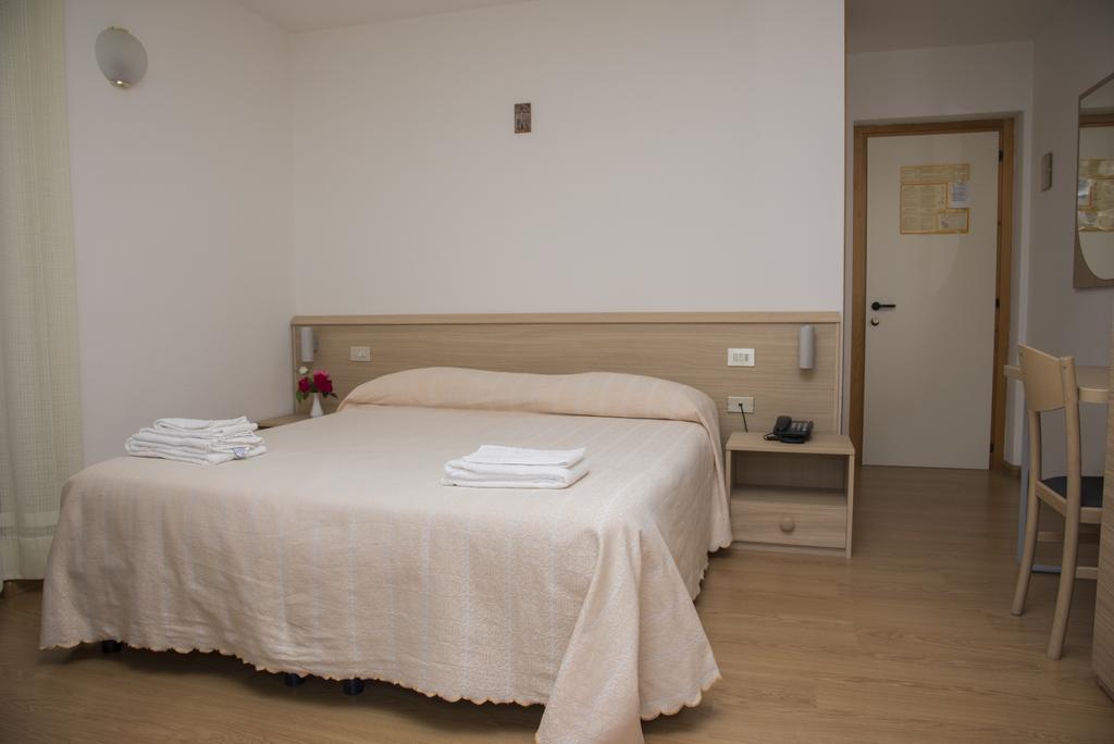 Hotel Cima Tosa San Lorenzo Dorsino Kültér fotó
