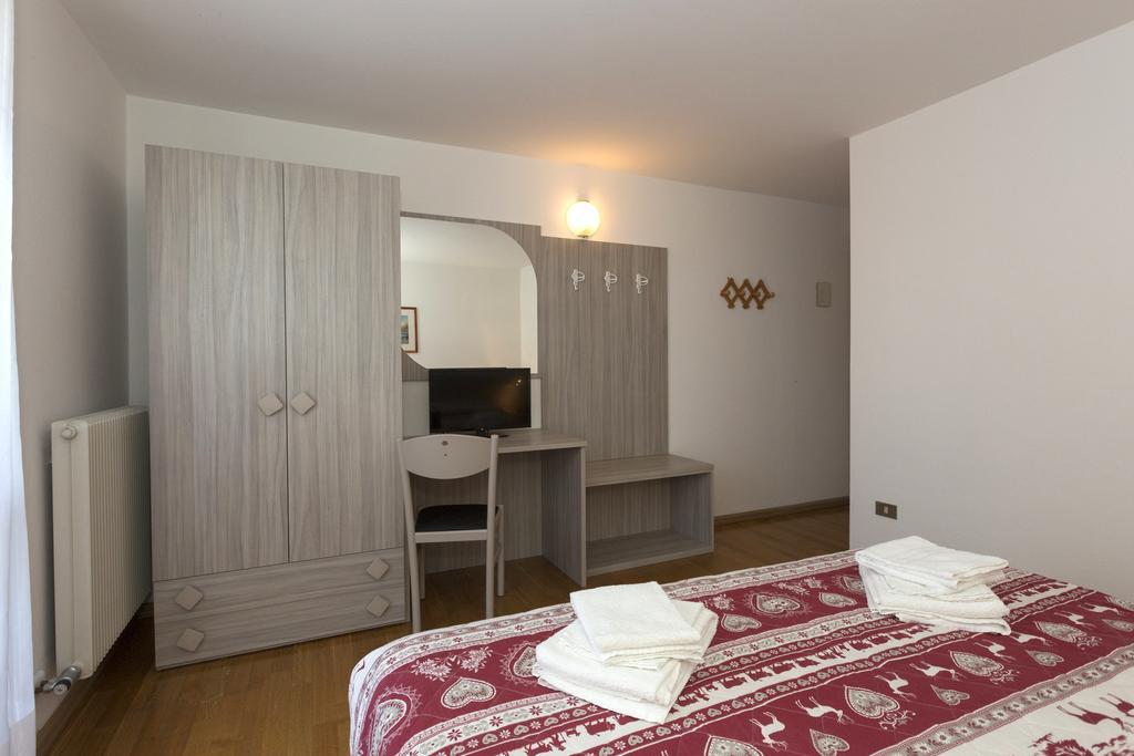 Hotel Cima Tosa San Lorenzo Dorsino Kültér fotó